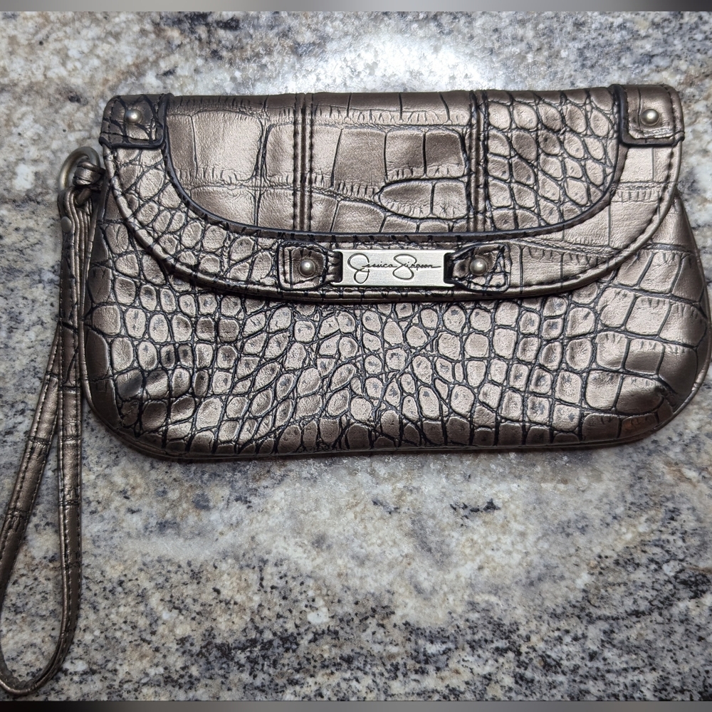 Jessica Simpson clutch